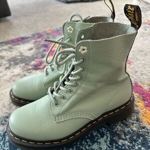 NWOT Dr. Doc Martens Women's Sage Mint Green 1460 Pascal Leather Combat Boots 7